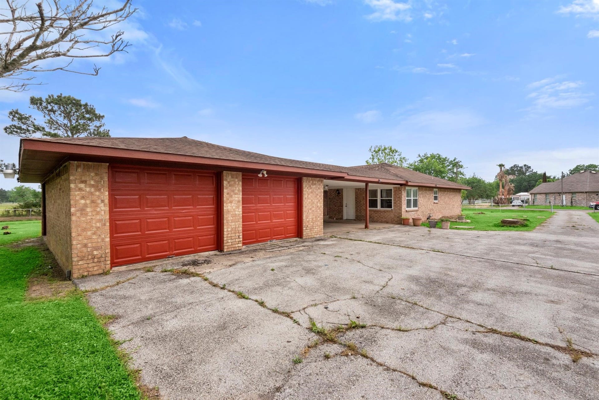 318 County Road 296d, Alvin, TX 77511 318 County Road 296d, Alvin, TX 77511