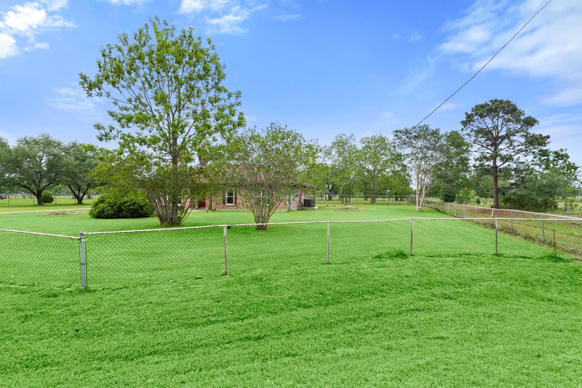 318 County Road 296d, Alvin, TX 77511 318 County Road 296d, Alvin, TX 77511