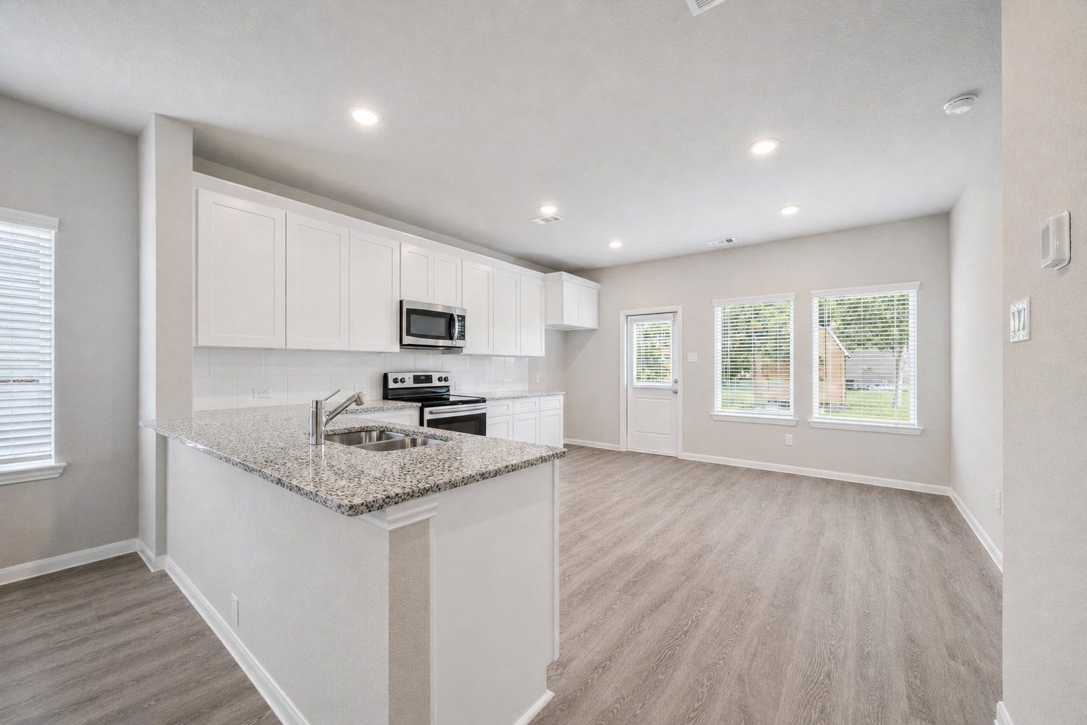 6421 Woodrow Street, La Marque, TX 77591