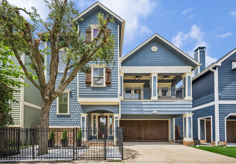 Property photo for 1011 W 14th Street, Houston, TX