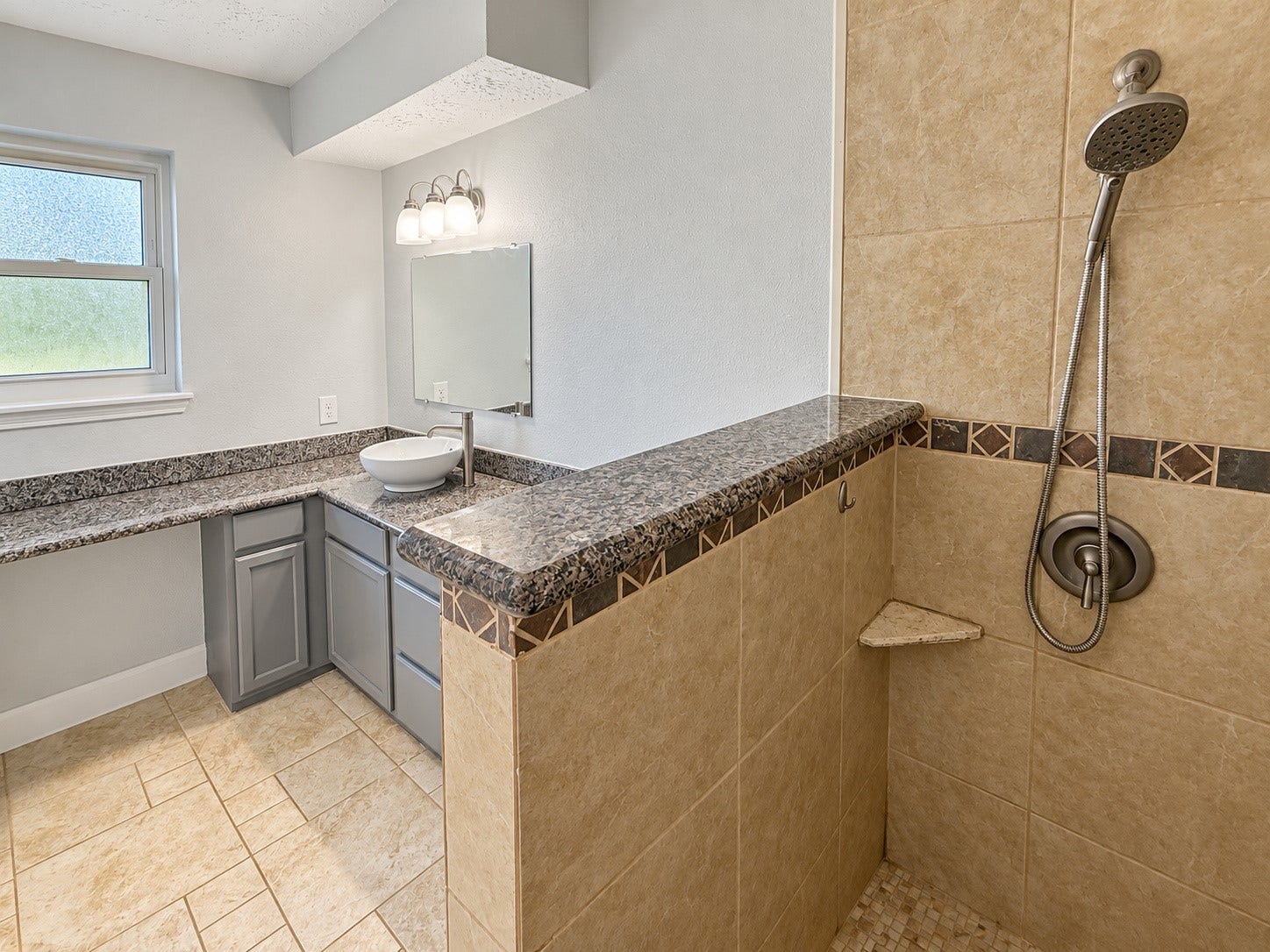 6102 Canada Drive, Pasadena, TX 77505
