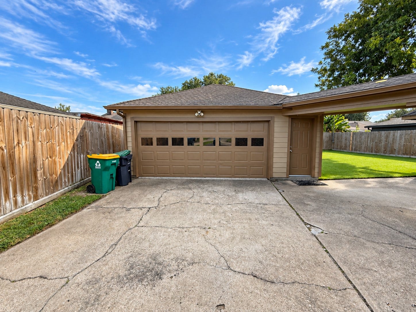 6102 Canada Drive, Pasadena, TX 77505