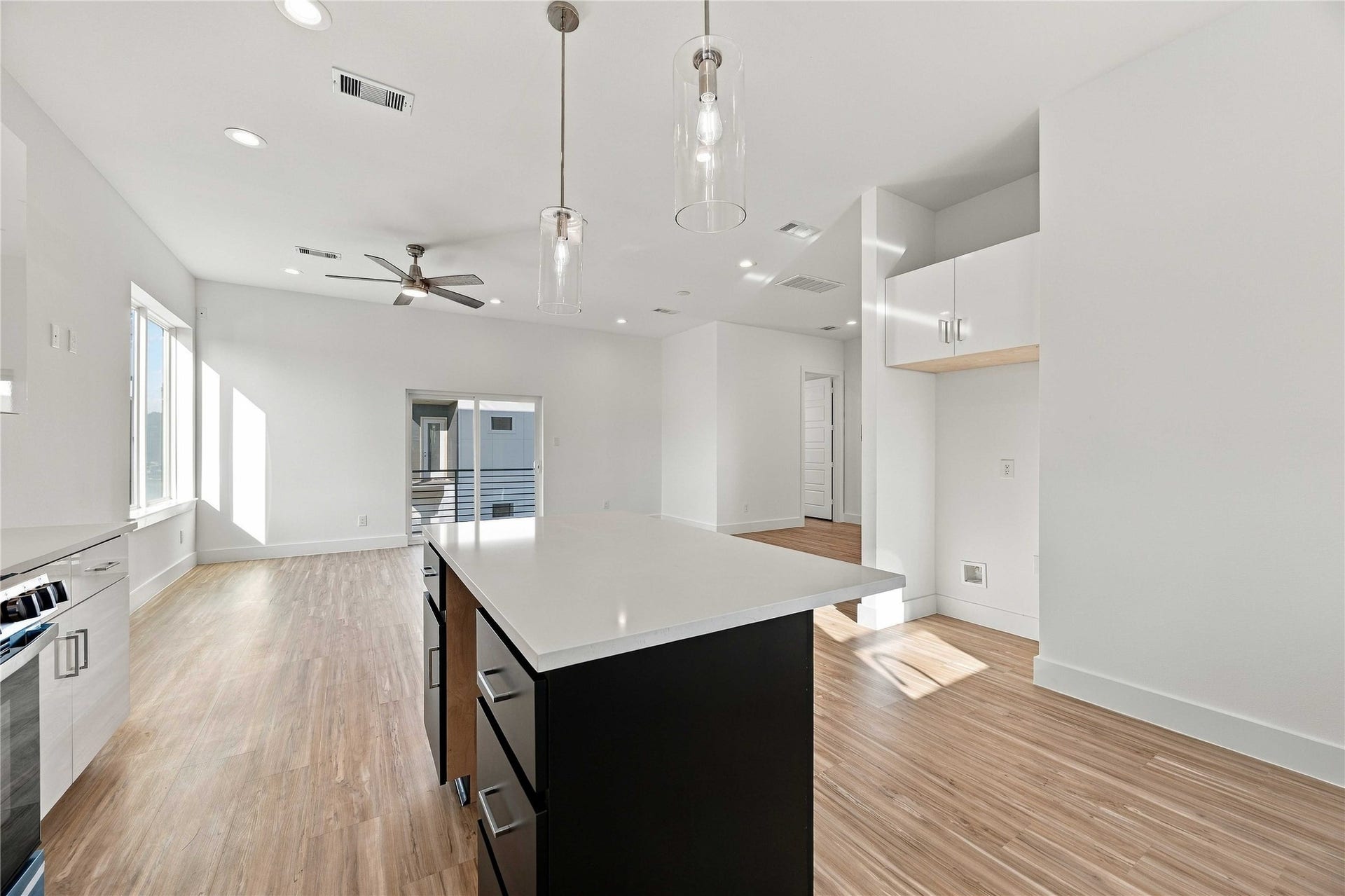 4704 Thornton Views Road, Houston, TX 77018 4704 Thornton Views Road, Houston, TX 77018