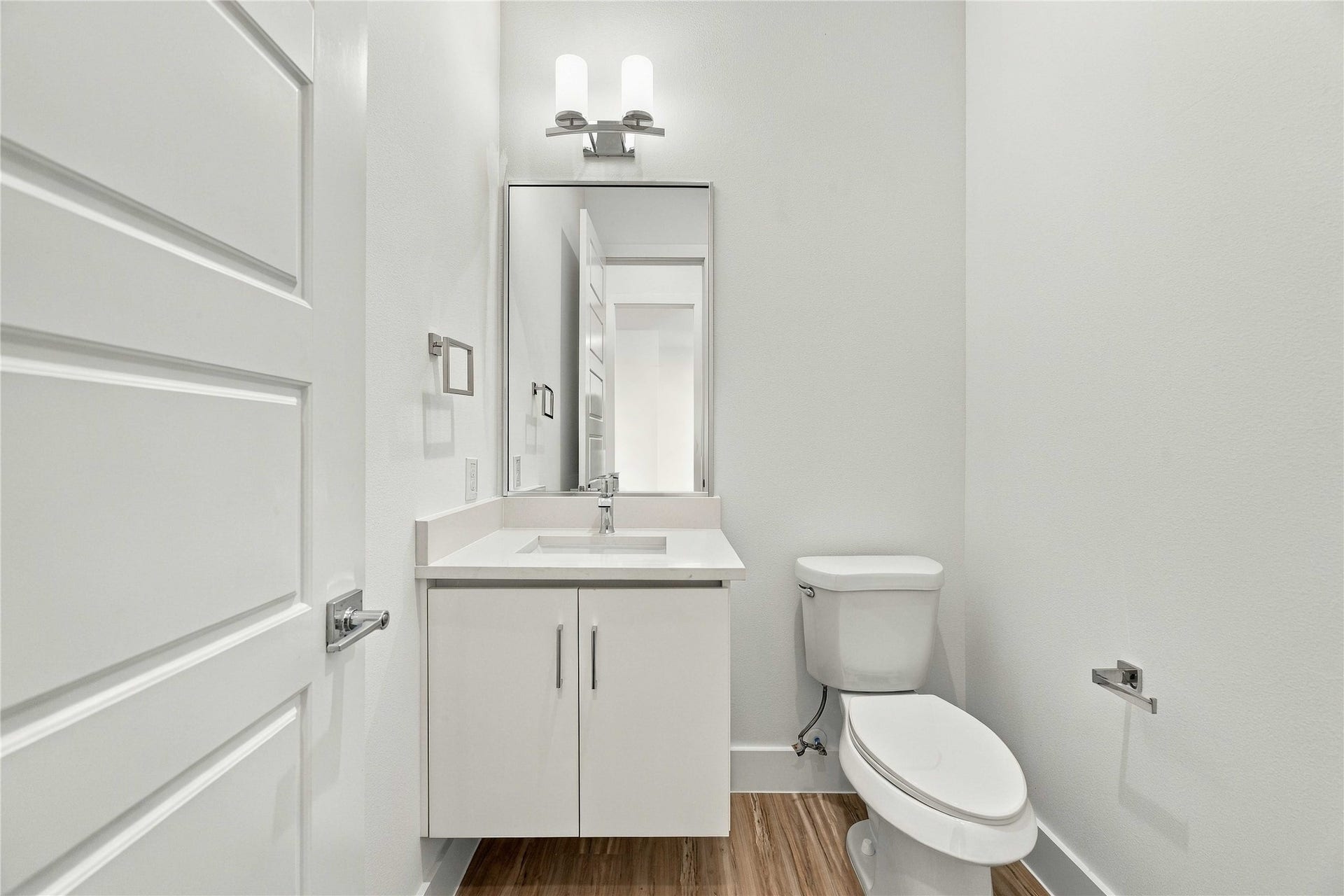 4704 Thornton Views Road, Houston, TX 77018 4704 Thornton Views Road, Houston, TX 77018