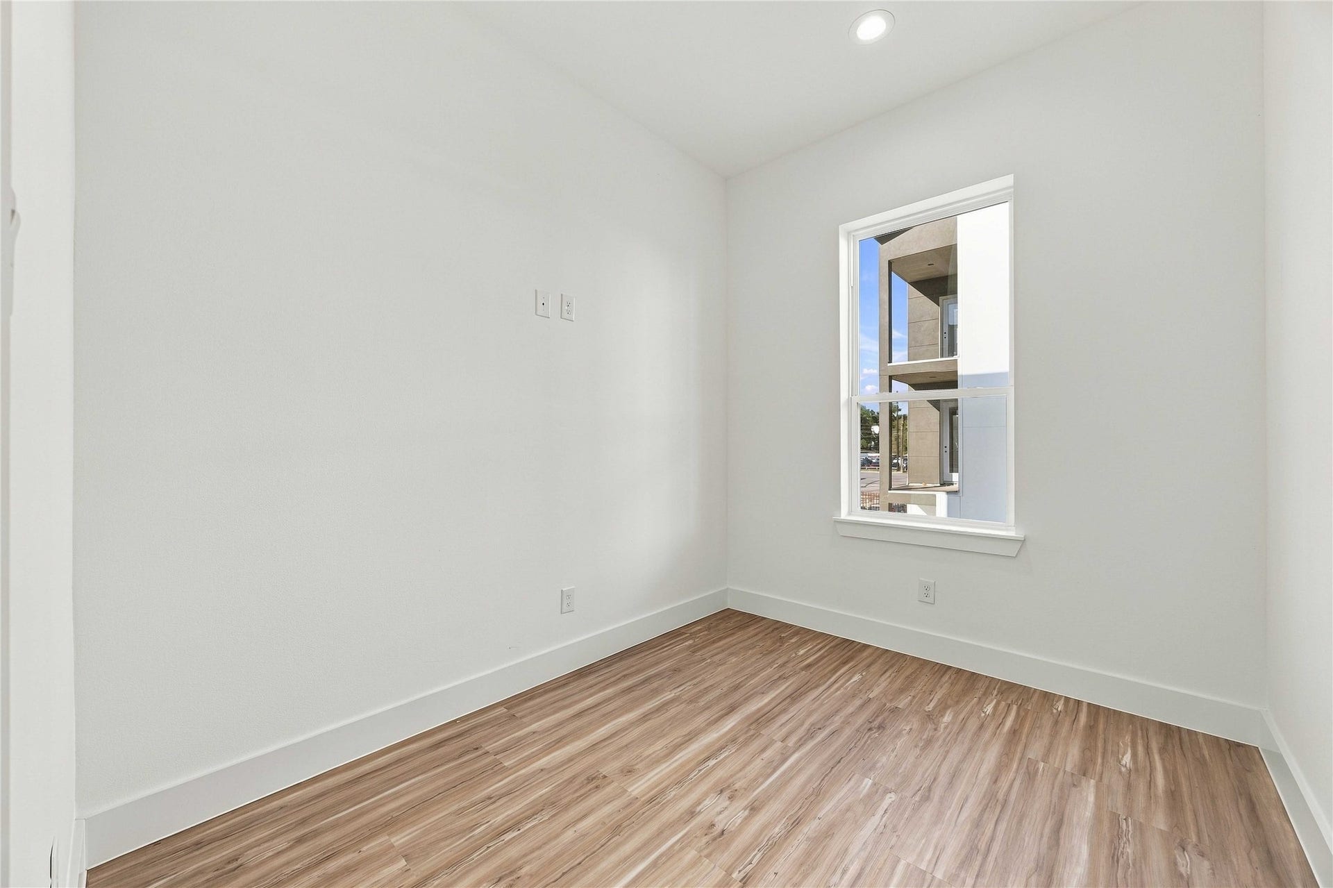 4704 Thornton Views Road, Houston, TX 77018 4704 Thornton Views Road, Houston, TX 77018