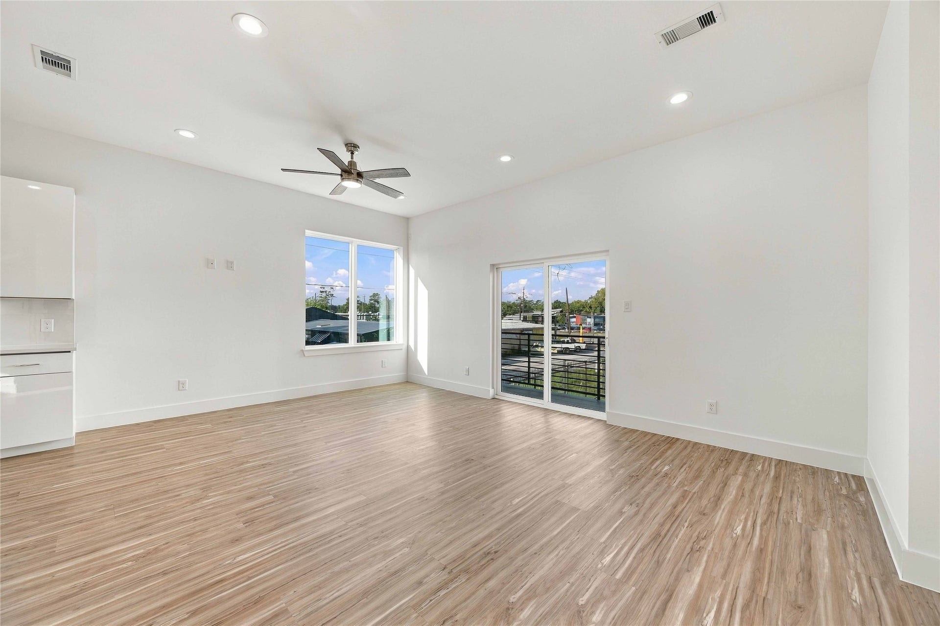 4704 Thornton Views Road, Houston, TX 77018 4704 Thornton Views Road, Houston, TX 77018
