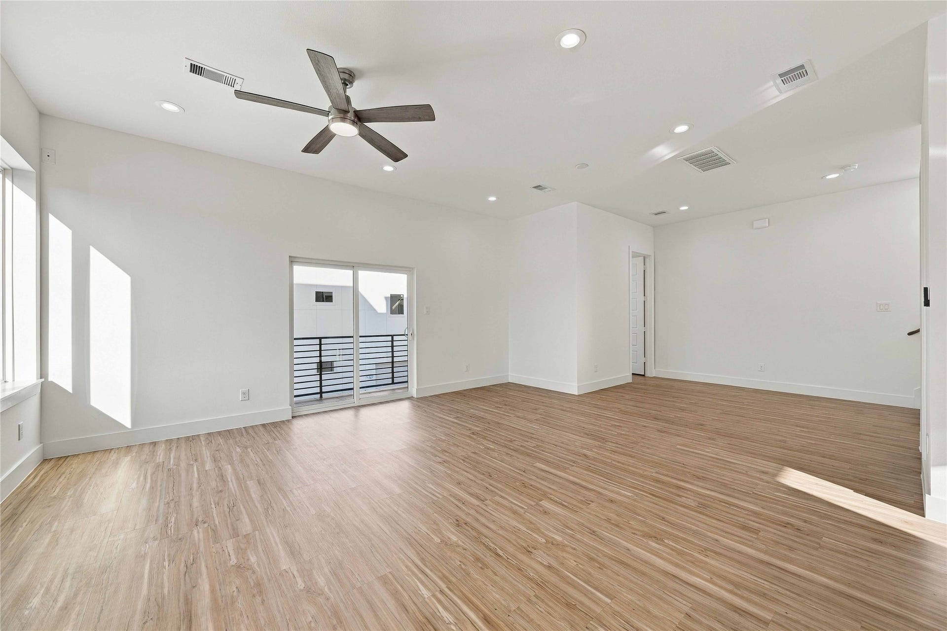 4704 Thornton Views Road, Houston, TX 77018 4704 Thornton Views Road, Houston, TX 77018