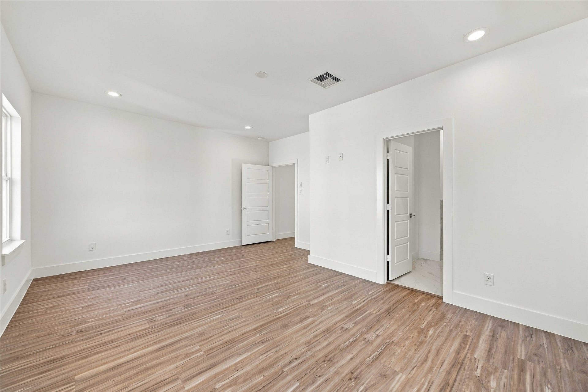 4704 Thornton Views Road, Houston, TX 77018 4704 Thornton Views Road, Houston, TX 77018