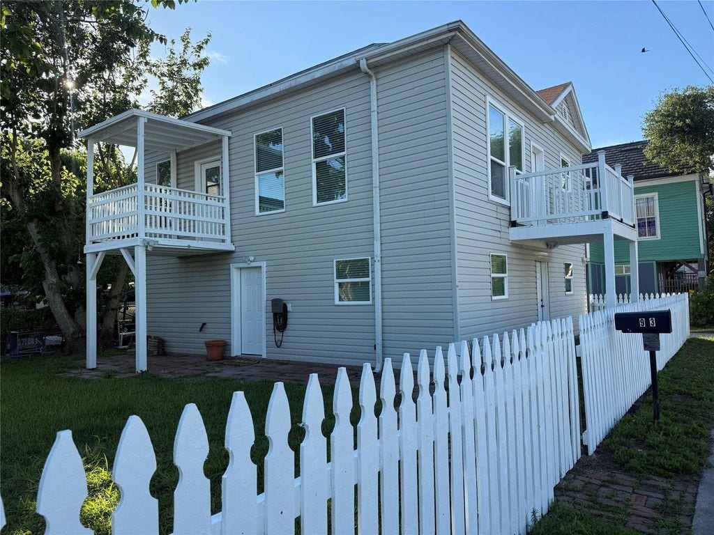 1913 30th Street, Galveston, TX 77550 1913 30th Street, Galveston, TX 77550