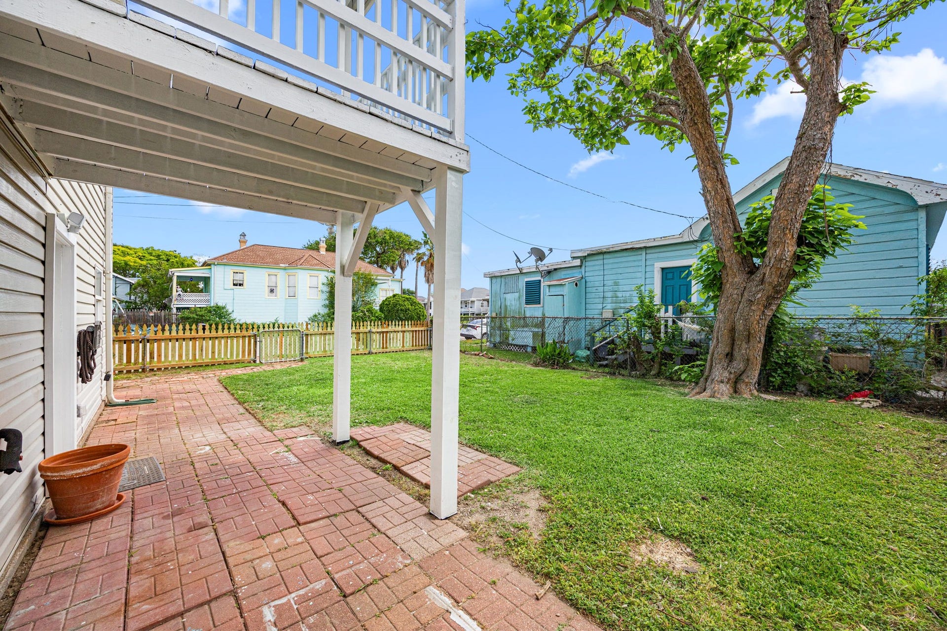 1913 30th Street, Galveston, TX 77550 1913 30th Street, Galveston, TX 77550