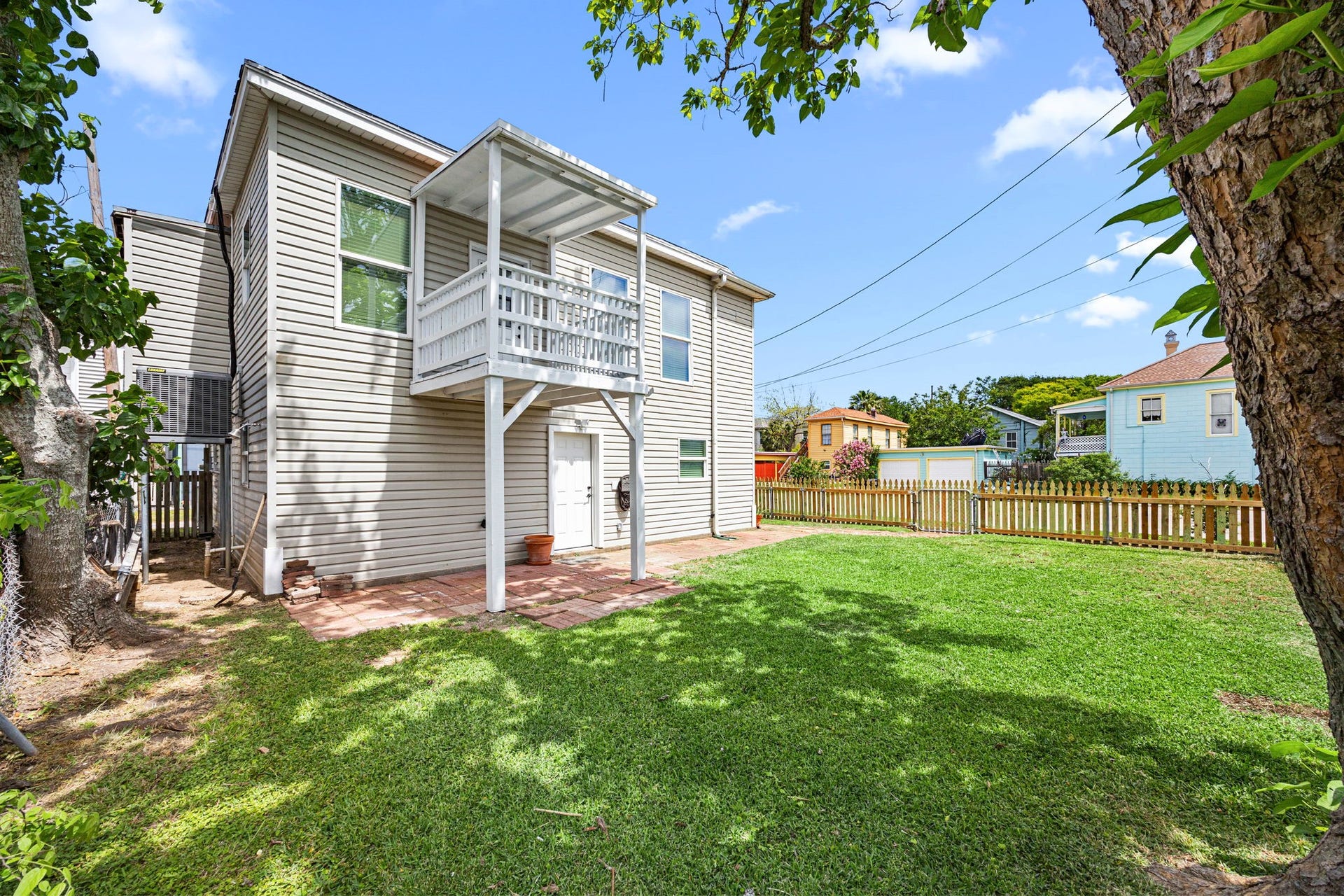 1913 30th Street, Galveston, TX 77550 1913 30th Street, Galveston, TX 77550