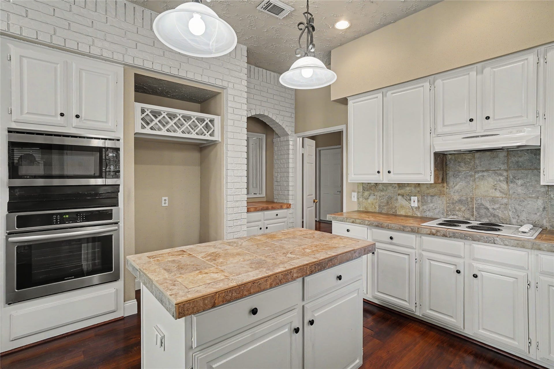 835 Maplewood Falls Court, Houston, TX 77062 835 Maplewood Falls Court, Houston, TX 77062