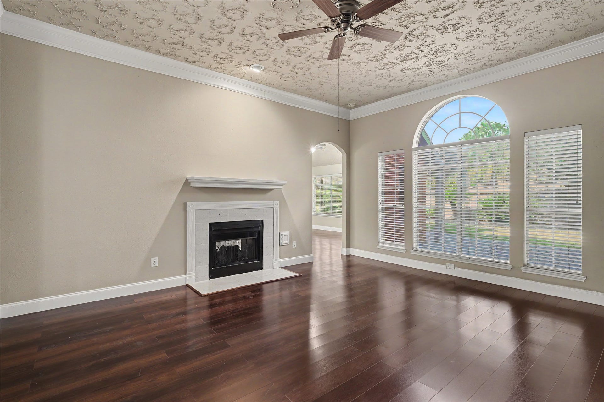 835 Maplewood Falls Court, Houston, TX 77062 835 Maplewood Falls Court, Houston, TX 77062