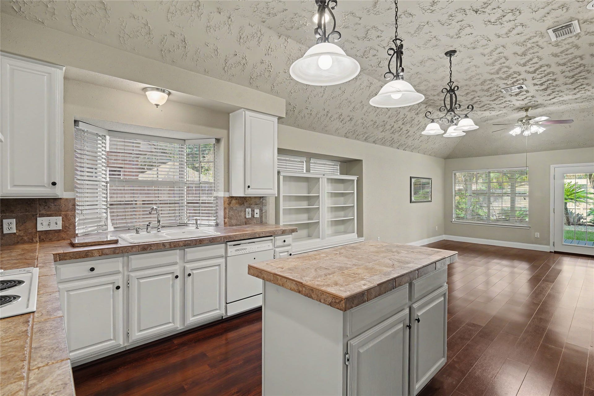 835 Maplewood Falls Court, Houston, TX 77062 835 Maplewood Falls Court, Houston, TX 77062