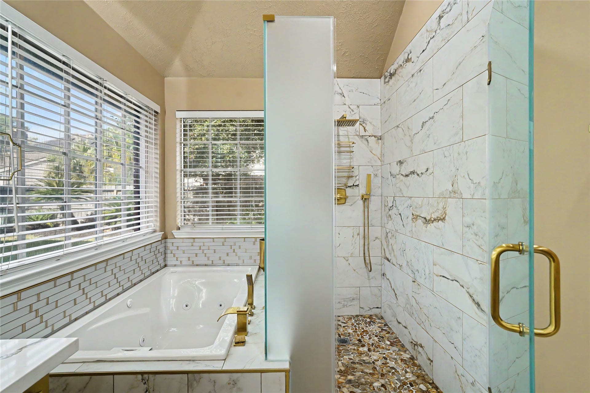 835 Maplewood Falls Court, Houston, TX 77062 835 Maplewood Falls Court, Houston, TX 77062