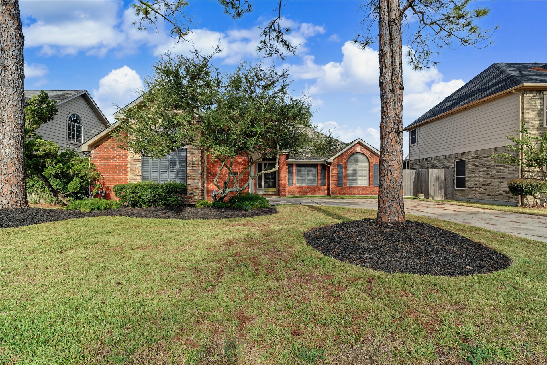 835 Maplewood Falls Court, Houston, TX 77062 835 Maplewood Falls Court, Houston, TX 77062