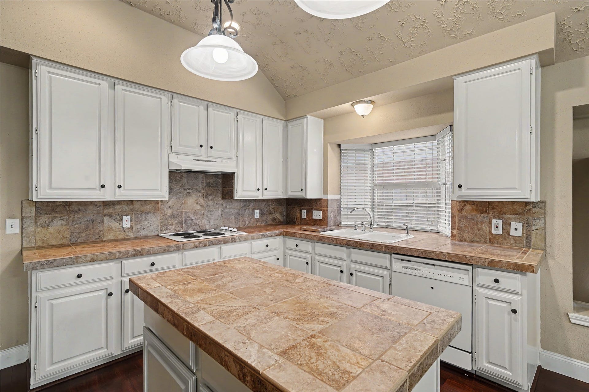 835 Maplewood Falls Court, Houston, TX 77062 835 Maplewood Falls Court, Houston, TX 77062