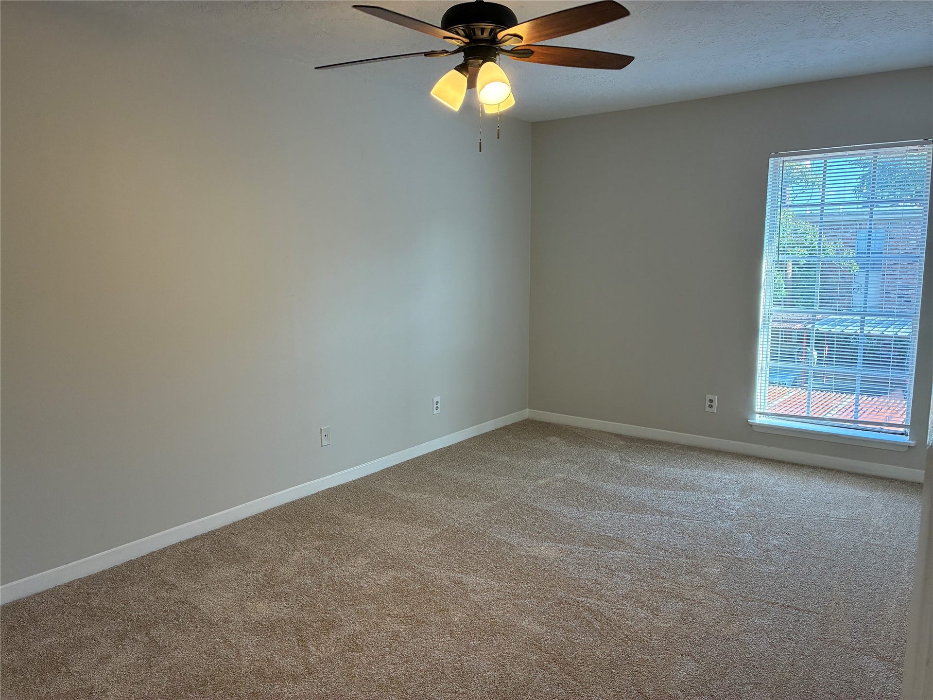3400 Timmons Lane, #72, Houston, TX 77027 Primary bedroom with ensuite half bath