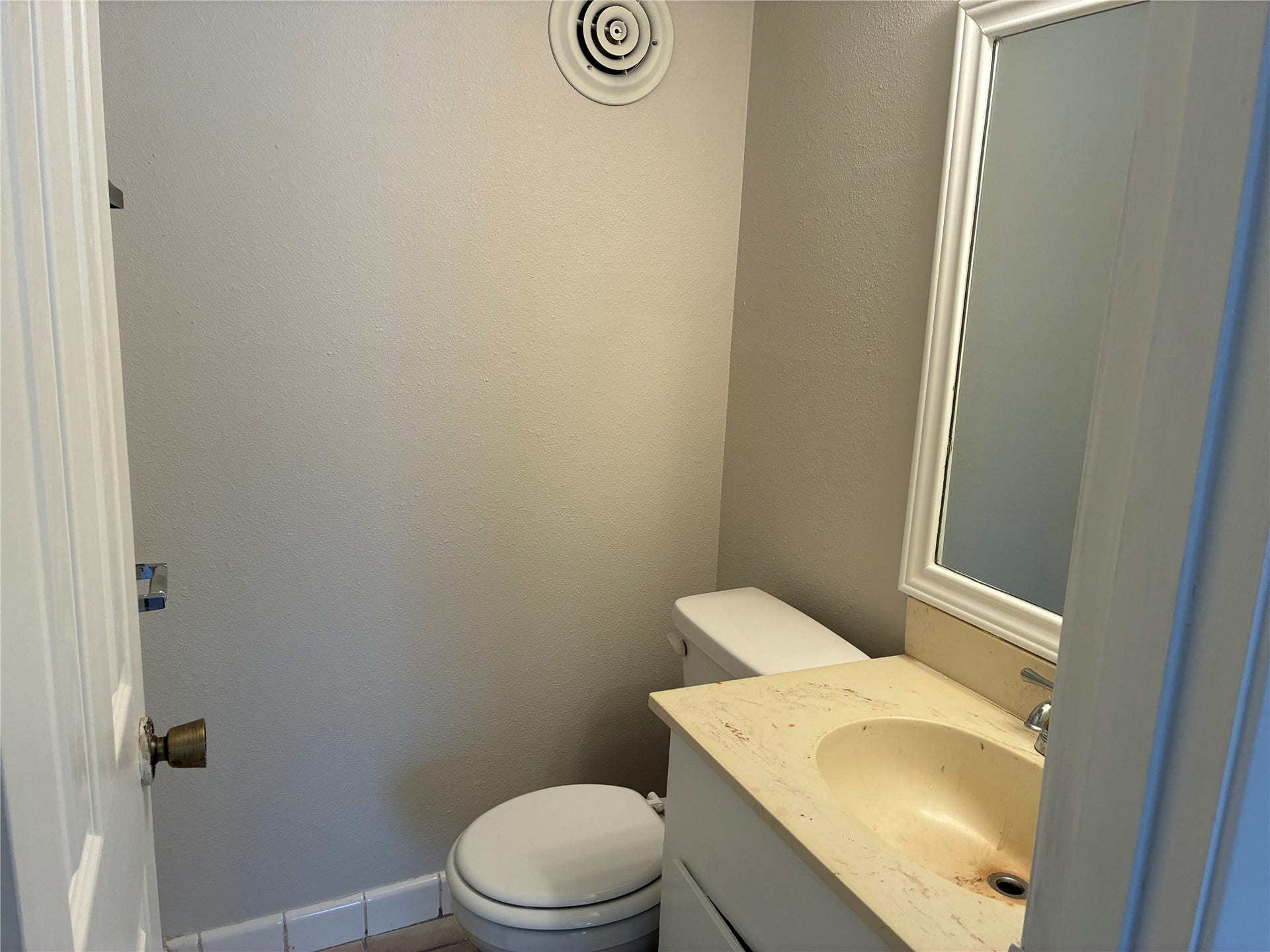 3400 Timmons Lane, #72, Houston, TX 77027 Half bath
