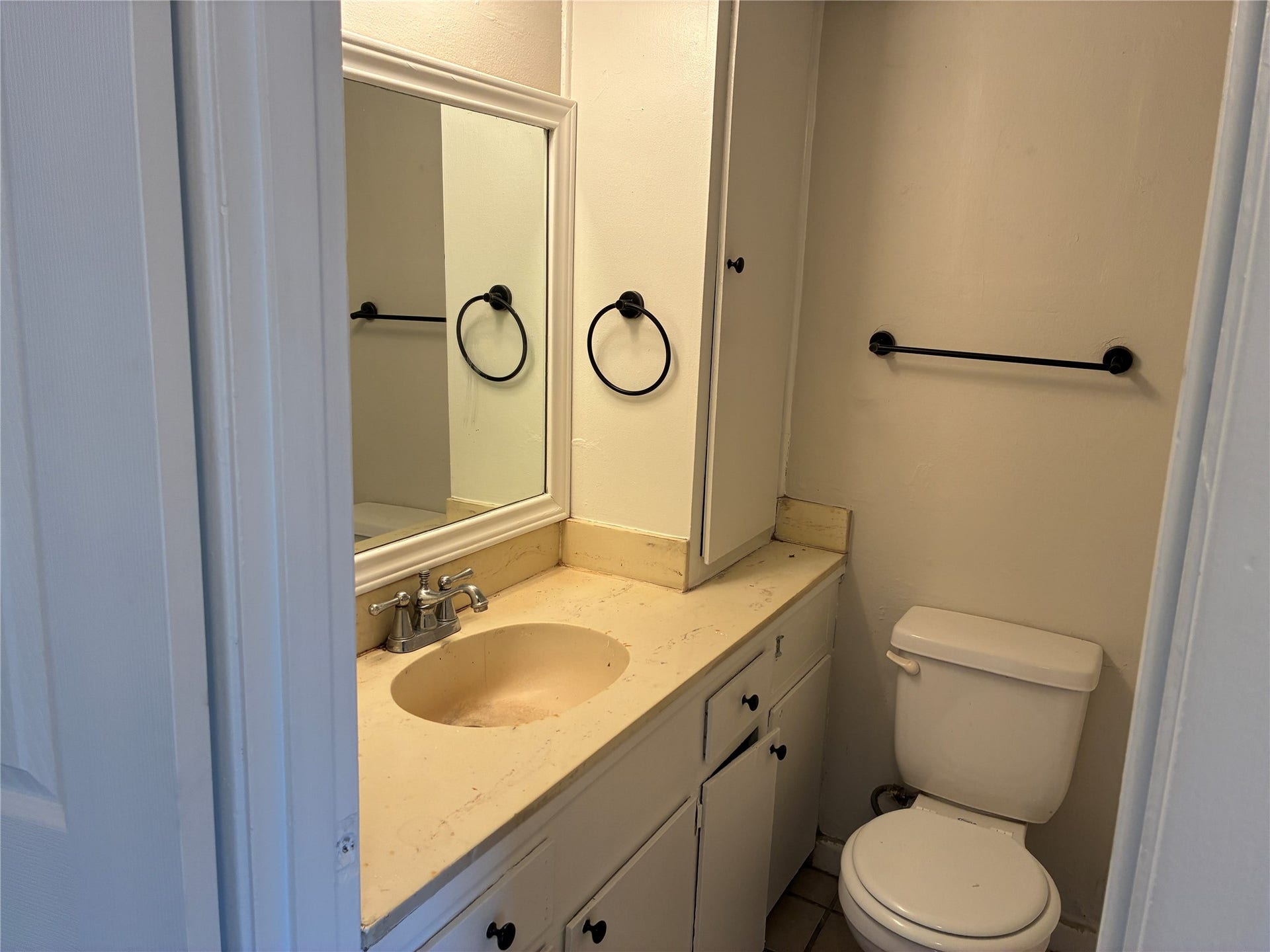 3400 Timmons Lane, #72, Houston, TX 77027 Hall Bath