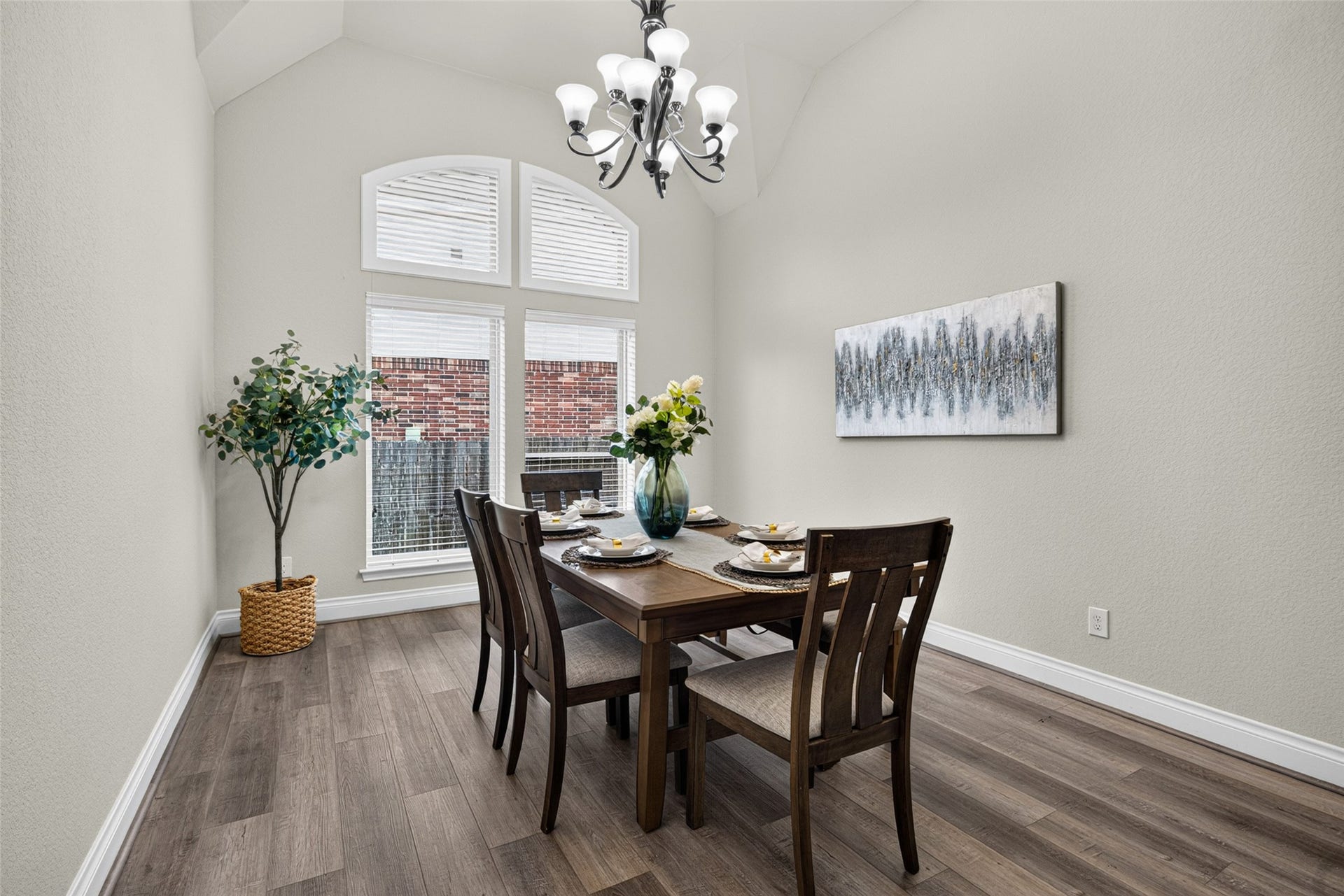 4003 Birch Vale Lane, Sugar Land, TX 77479 Conveniently located near the entry, this dining space is designed for sharing meals and creating lasting memories.