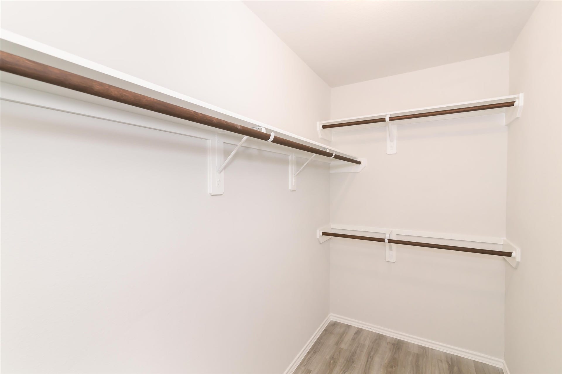 24211 Paresi Court, Katy, TX 77493 Photos may be representative of the floor plan and not the exact home. Finishes, layout, and features of the actual property for lease may vary.