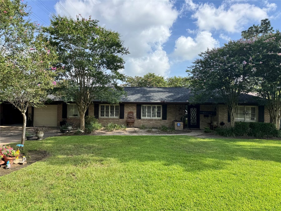 Property photo for 10942 Britoak Lane, Houston, TX