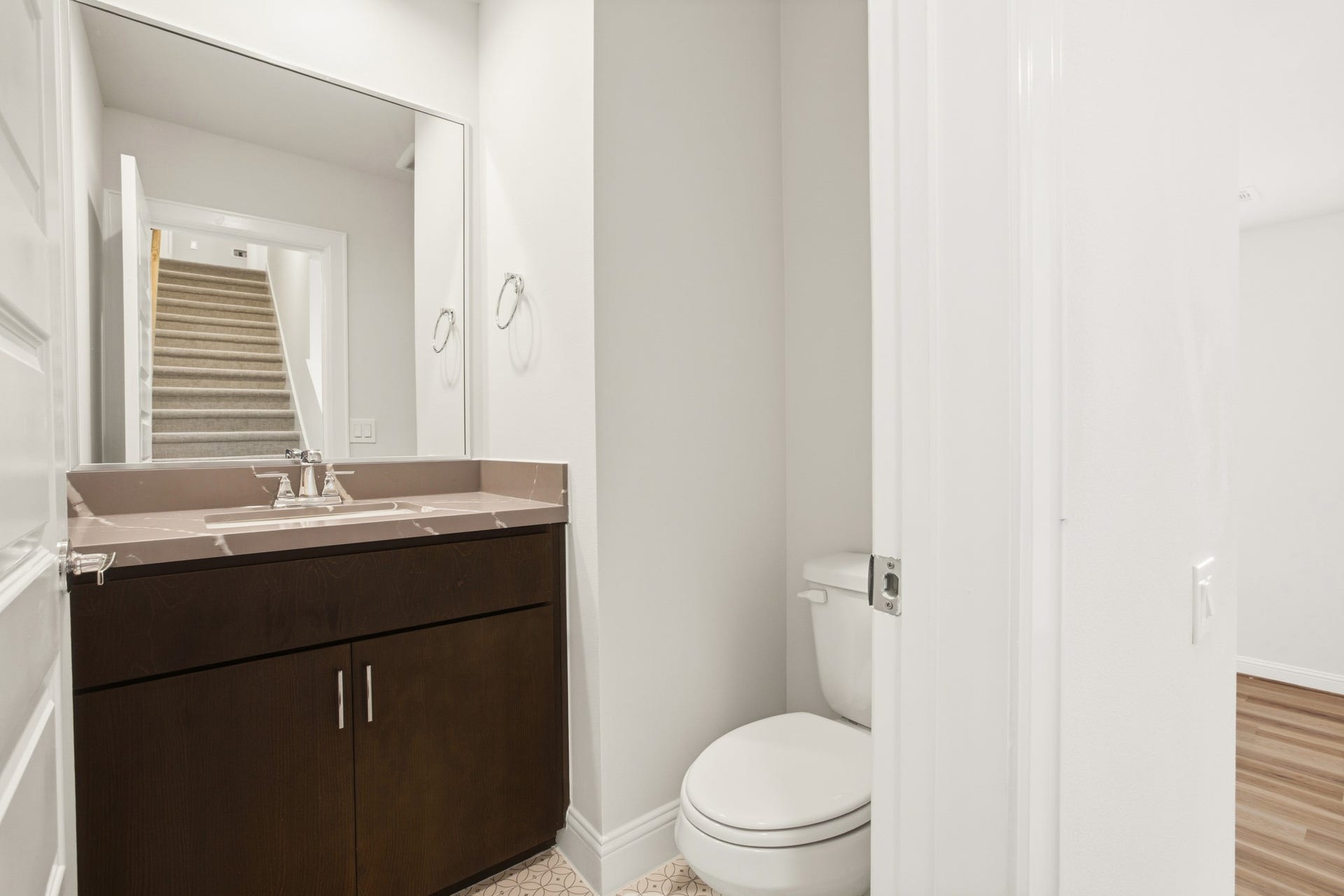 1811 Mills Street, Houston, TX 77026 Powder Room