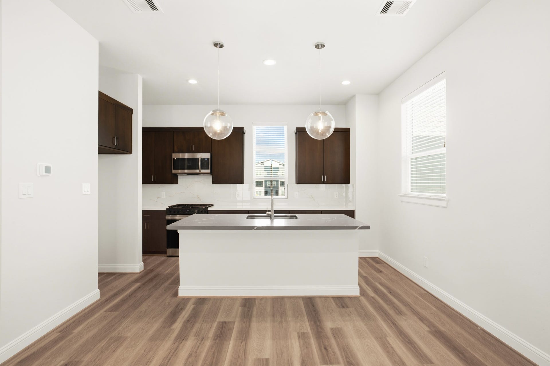1811 Mills Street, Houston, TX 77026 Kitchen