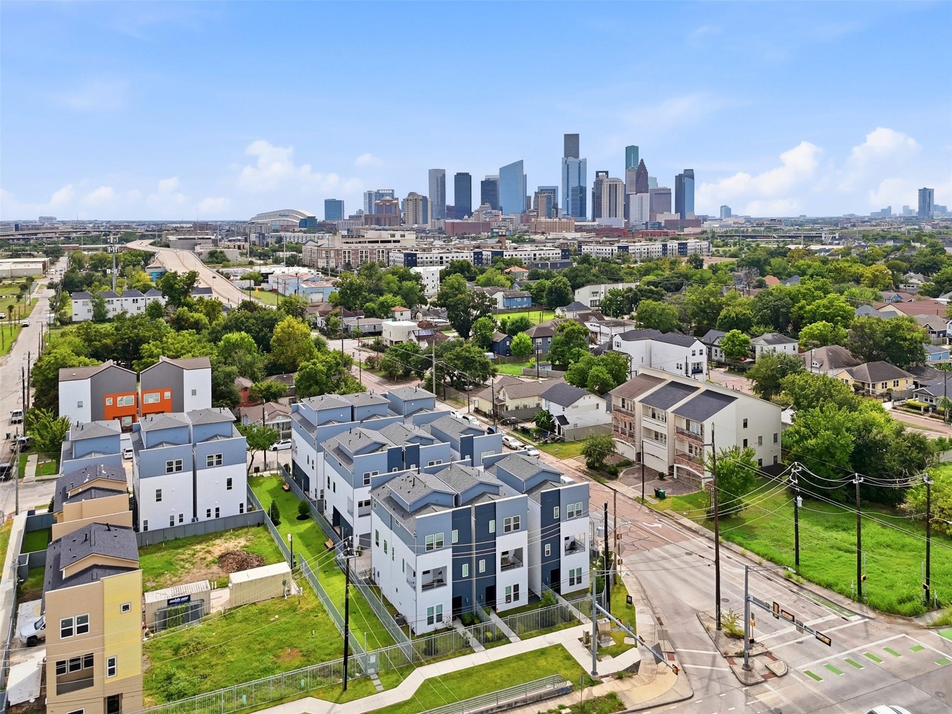 1811 Mills Street, Houston, TX 77026 Downtown Houston
