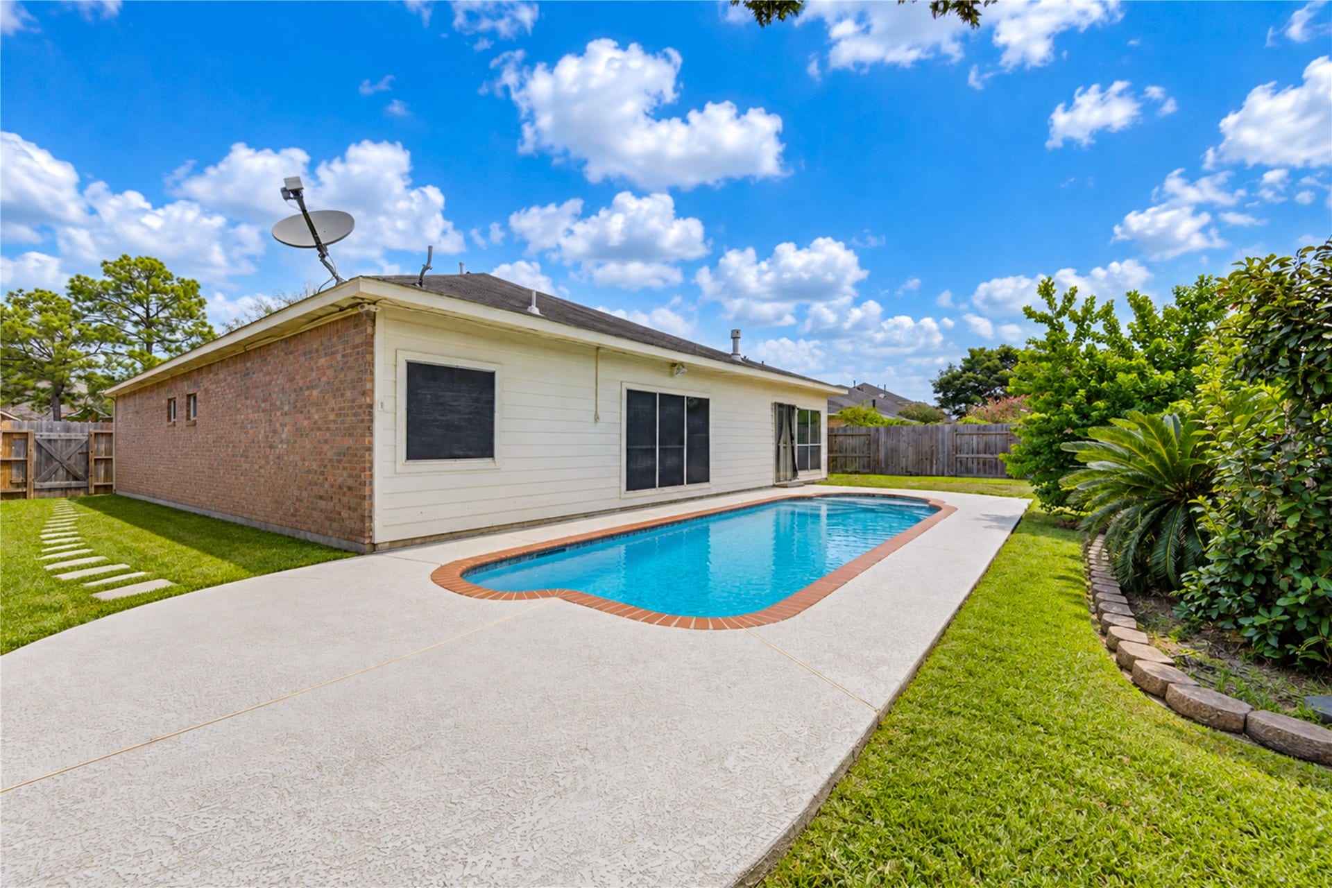 12619 Vineyard Trail Lane, Sugar Land, TX 77478