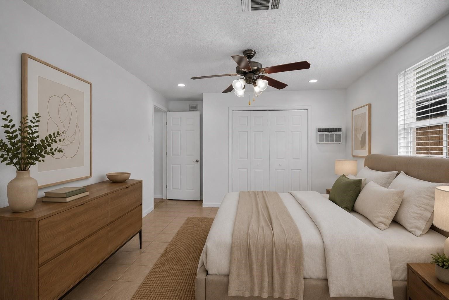 6910 Bintliff Boulevard, #B, Houston, TX 77074