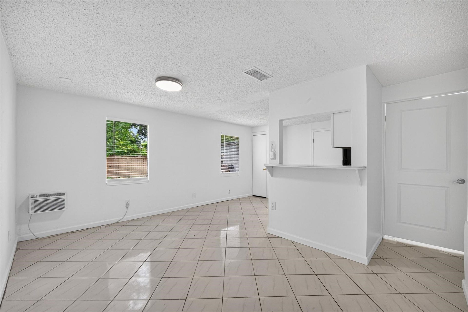 6910 Bintliff Boulevard, #B, Houston, TX 77074