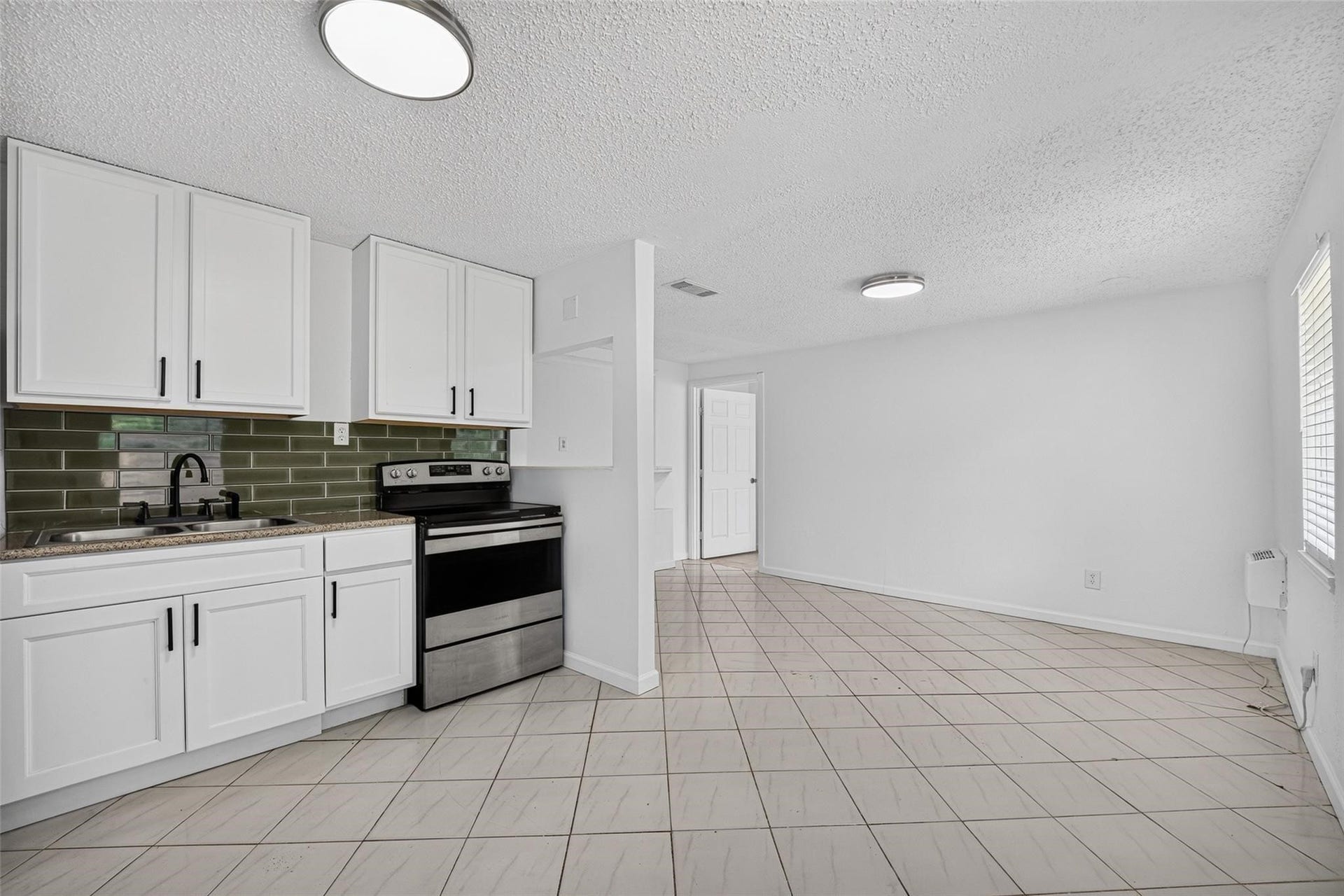6910 Bintliff Boulevard, #B, Houston, TX 77074
