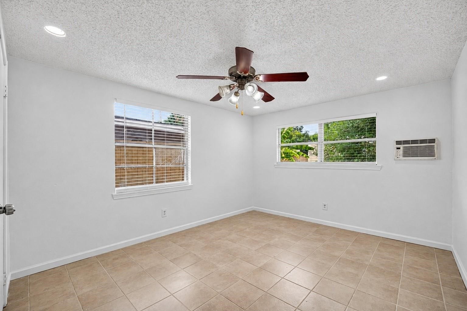 6910 Bintliff Boulevard, #B, Houston, TX 77074