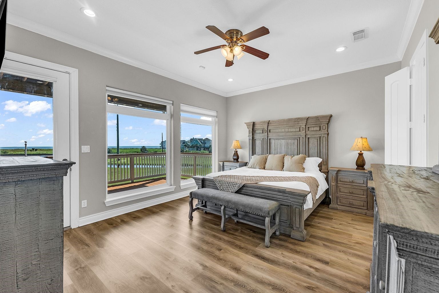25043 Sausalito Drive, Galveston, TX 77554 25043 Sausalito Drive, Galveston, TX 77554