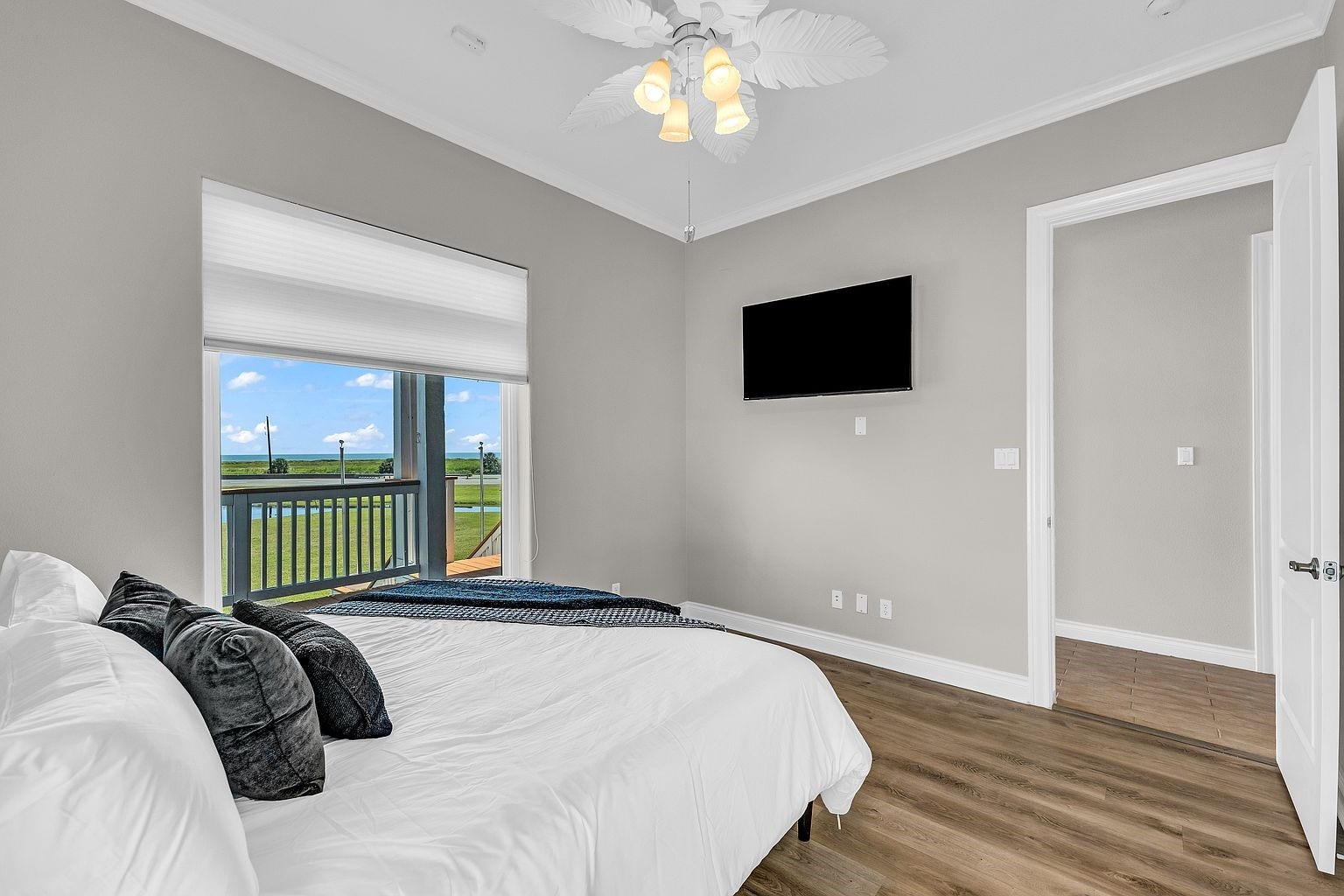 25043 Sausalito Drive, Galveston, TX 77554 25043 Sausalito Drive, Galveston, TX 77554