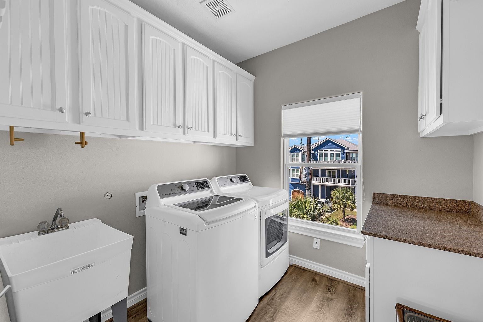 25043 Sausalito Drive, Galveston, TX 77554 25043 Sausalito Drive, Galveston, TX 77554