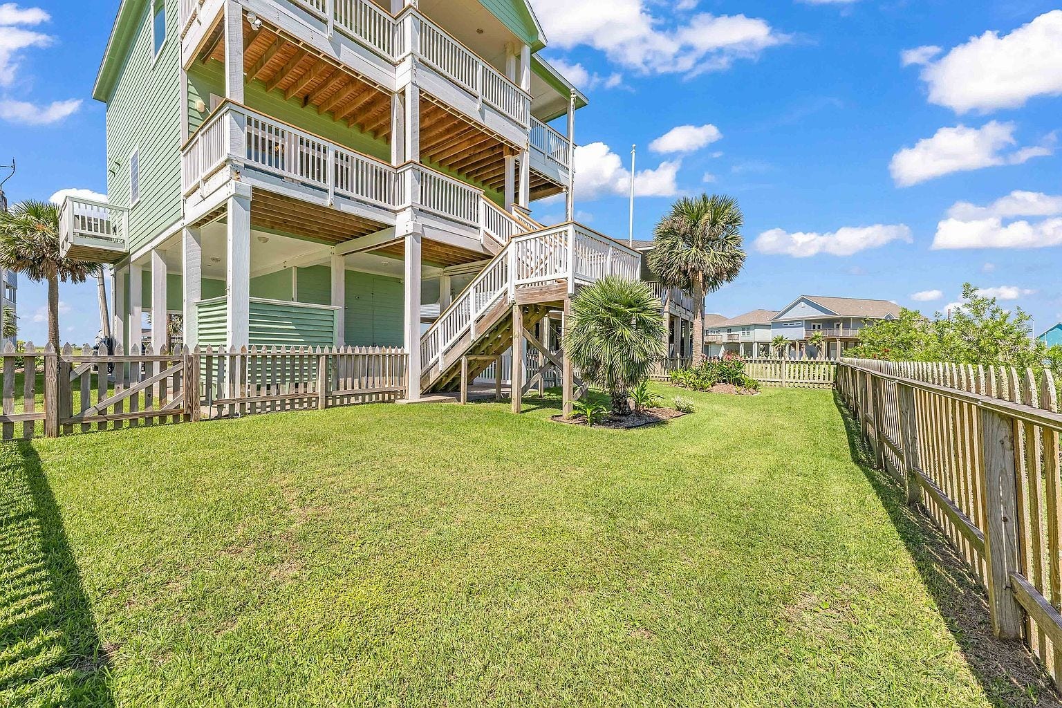25043 Sausalito Drive, Galveston, TX 77554 25043 Sausalito Drive, Galveston, TX 77554