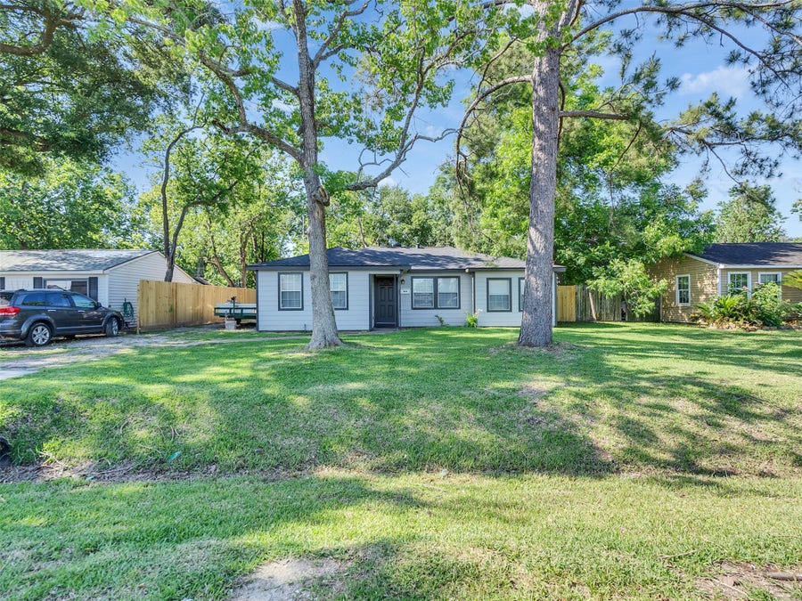 Property photo for 7426 Stephanie Drive, Deer Park, TX