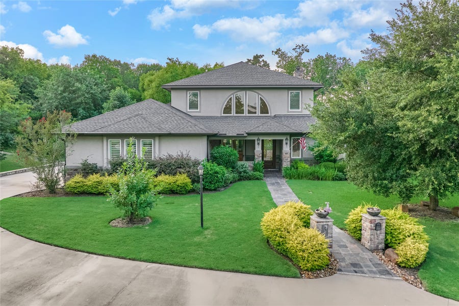 Property photo for 3 Edgewood Drive W, Montgomery, TX