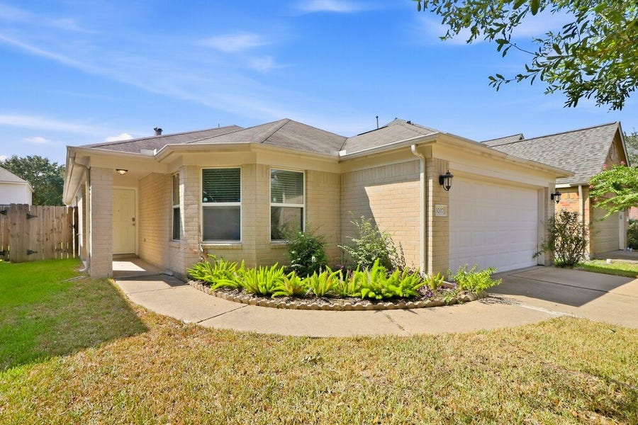 Property photo for 3207 Apple Dale Drive, Houston, TX