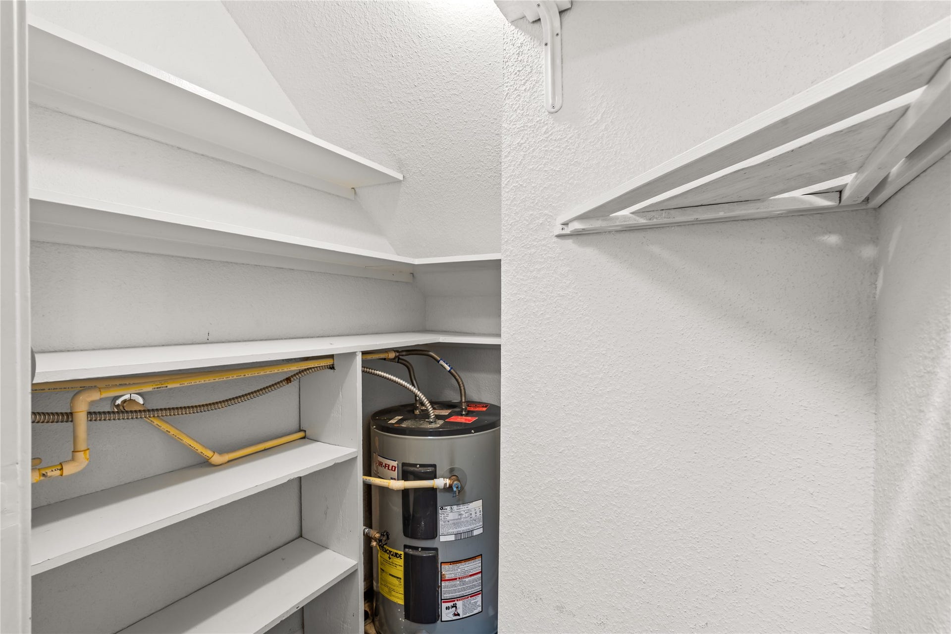 11711 Memorial Drive, #593, Houston, TX 77024 Dedicated pantry shelving provides generous storage to keep everyday essentials organized and within easy reach.