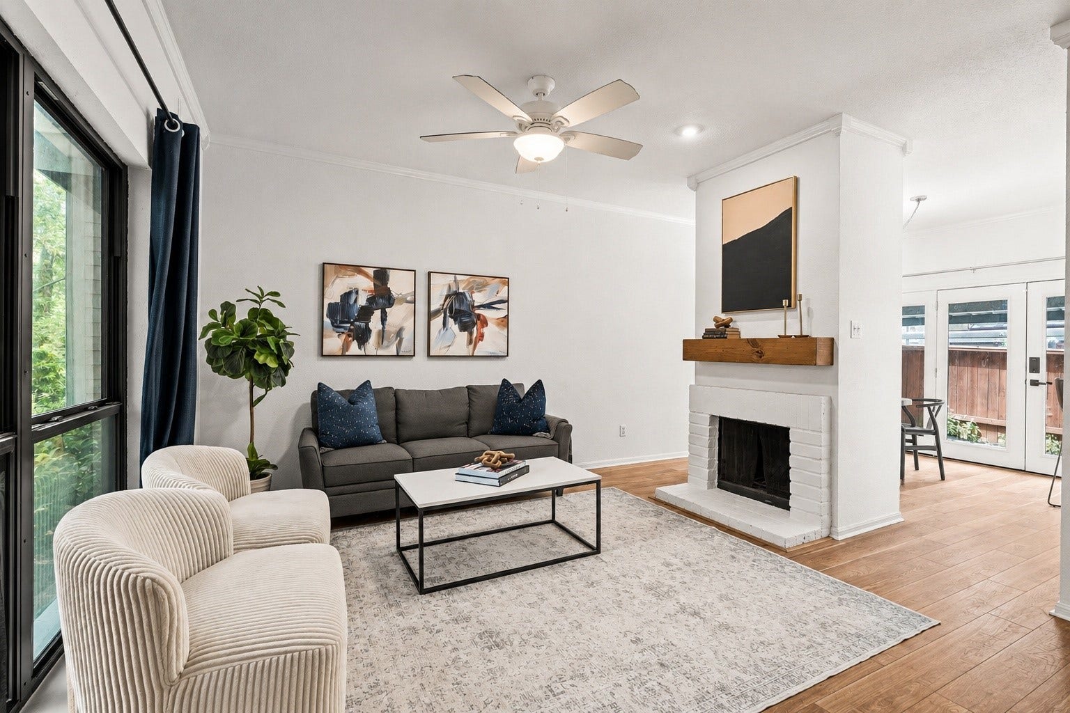 11711 Memorial Drive, #593, Houston, TX 77024 Natural light, an open floor plan, and room to spread out. Everything you wouldn't expect from a one-bedroom condo.
