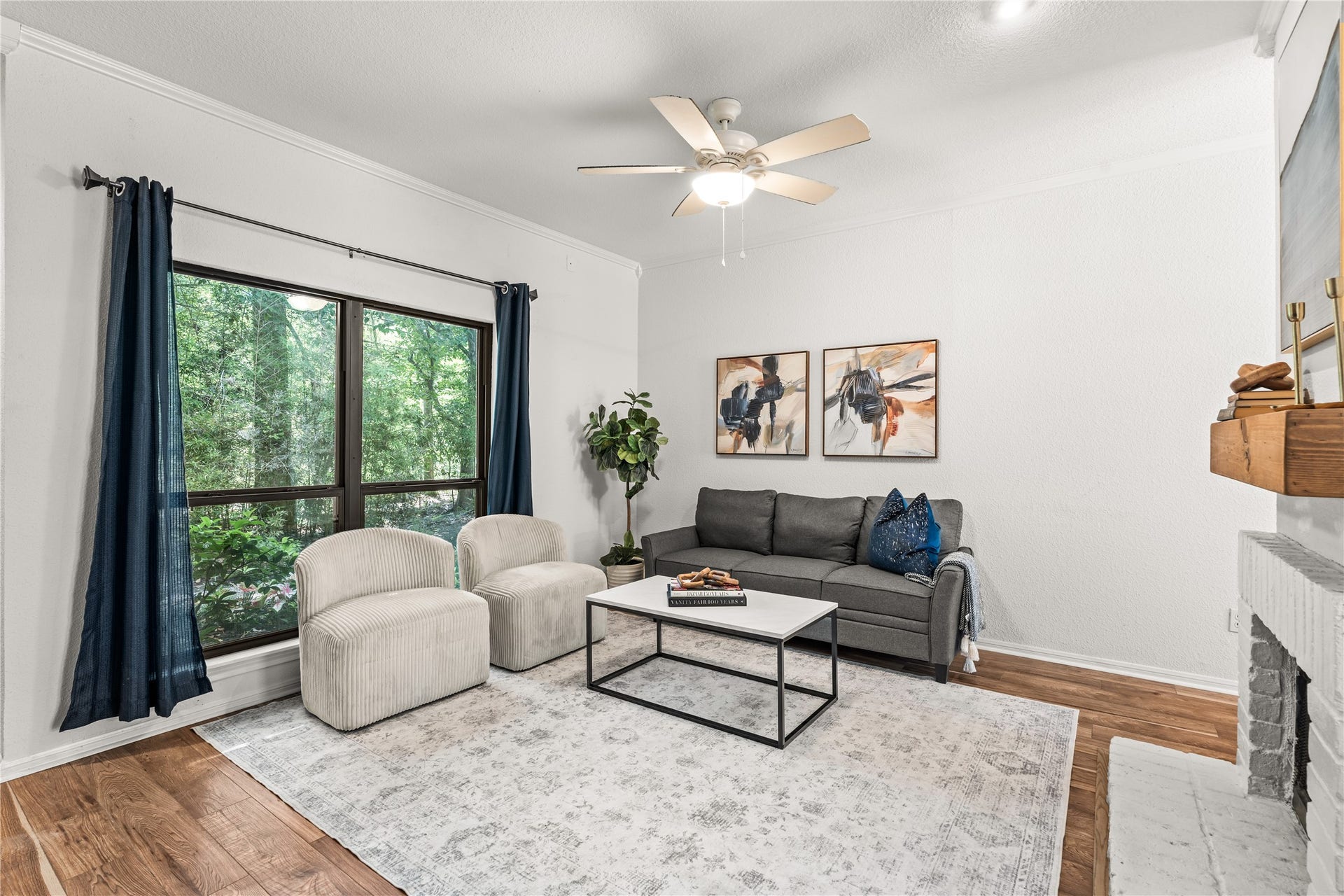 11711 Memorial Drive, #593, Houston, TX 77024 With over 1,100 square feet, the main living area offers the kind of space that's rarely found in a one-bedroom condo.