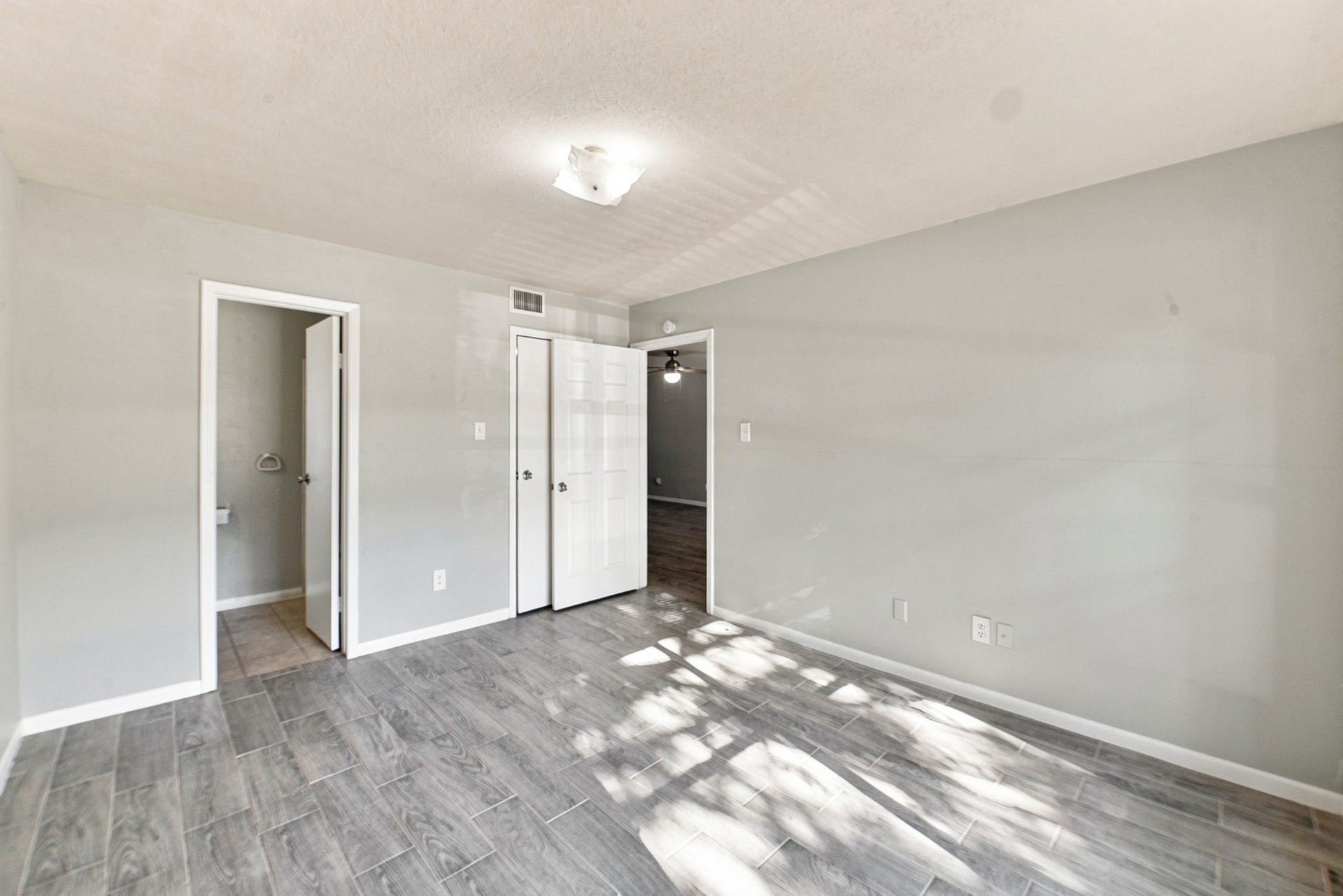 4023 Briarglen Drive, #1, Dickinson, TX 77539 4023 Briarglen Drive, #1, Dickinson, TX 77539