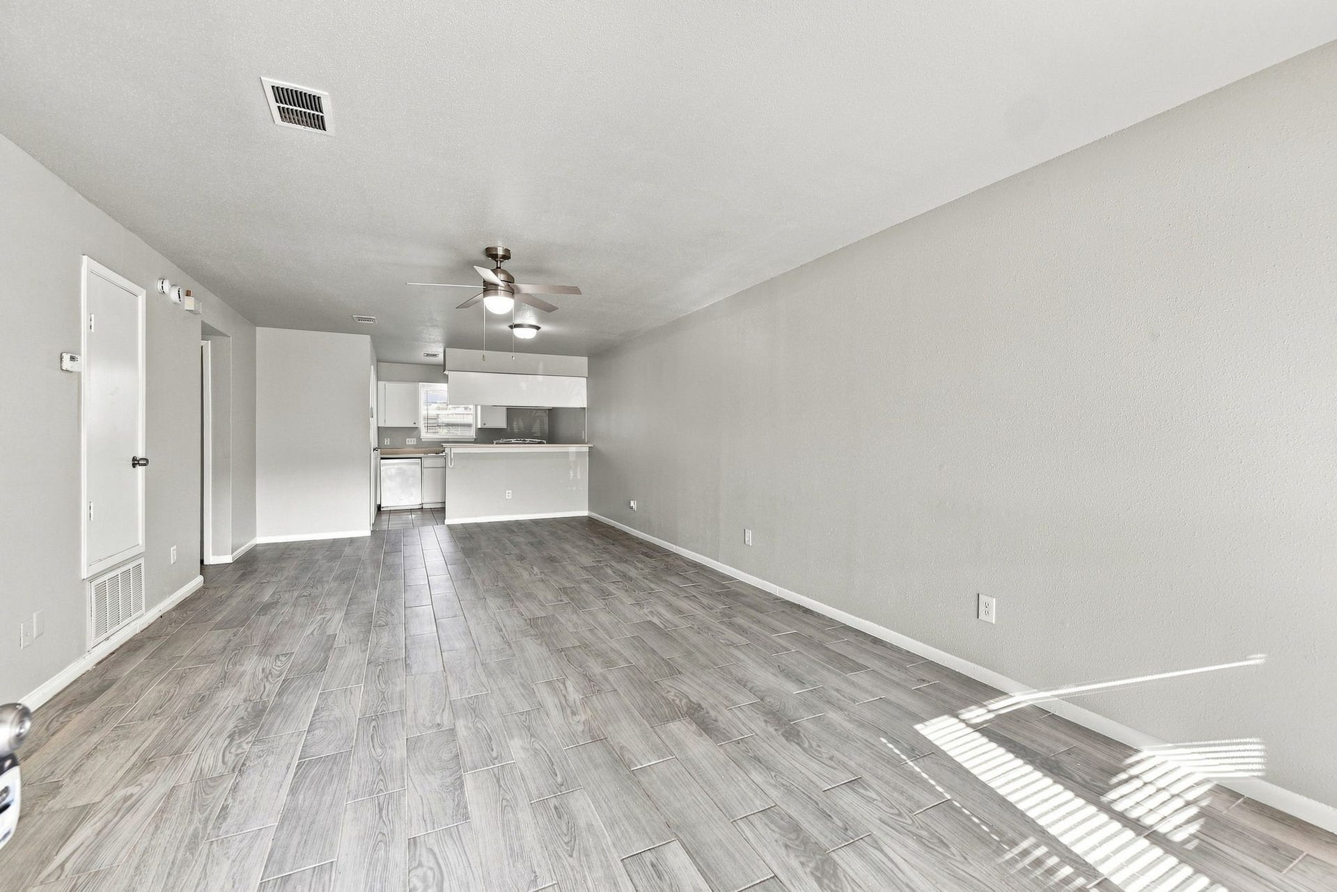 4023 Briarglen Drive, #1, Dickinson, TX 77539 4023 Briarglen Drive, #1, Dickinson, TX 77539