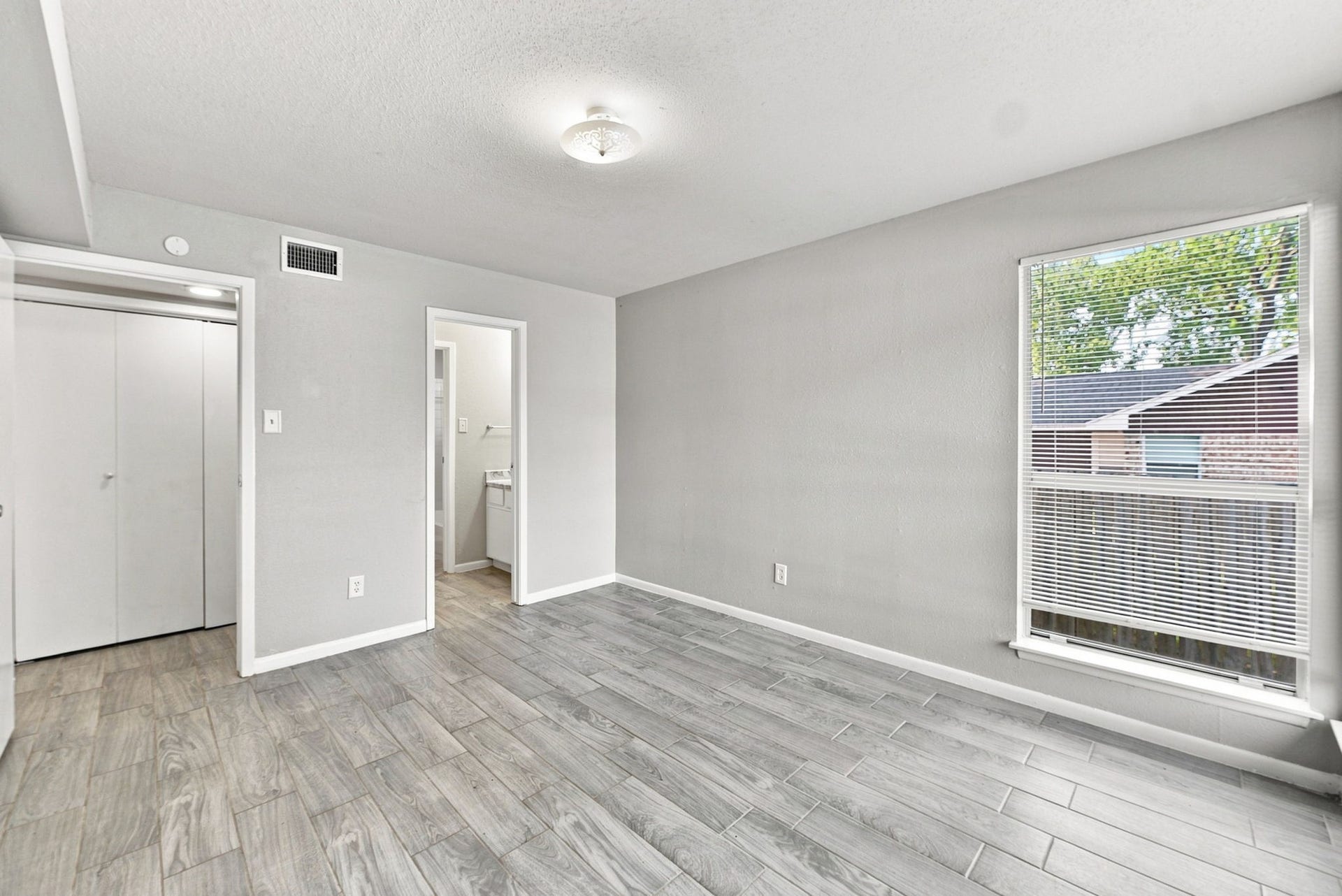 4023 Briarglen Drive, #1, Dickinson, TX 77539 4023 Briarglen Drive, #1, Dickinson, TX 77539