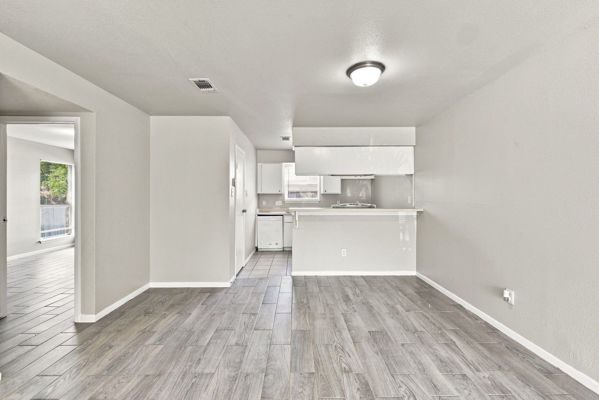 4023 Briarglen Drive, #1, Dickinson, TX 77539 4023 Briarglen Drive, #1, Dickinson, TX 77539