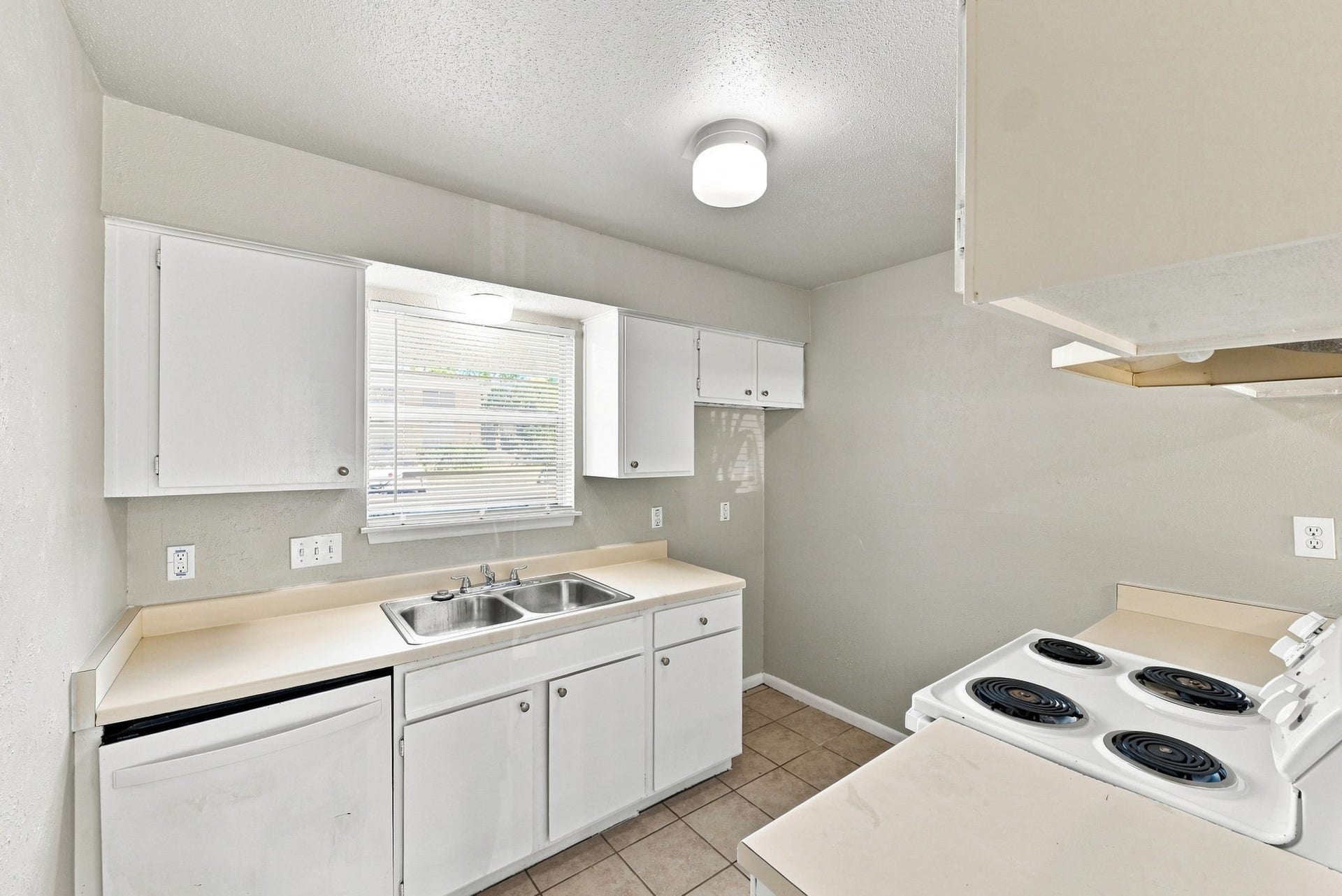 4023 Briarglen Drive, #1, Dickinson, TX 77539 4023 Briarglen Drive, #1, Dickinson, TX 77539